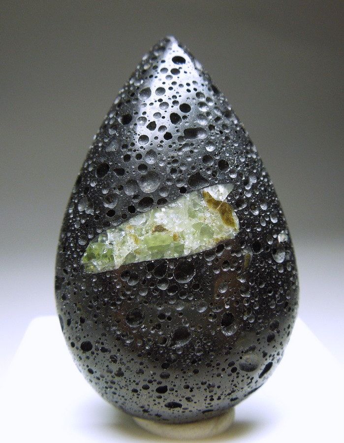 Studio22k's tweet photo. #Peridot, #Augustbirthstone, is a #volcanic gem. Known as Tears of the Volcano Goddess #Pele. #Studio22k #Paia #Maui https://t.co/YxmKXQGnrX