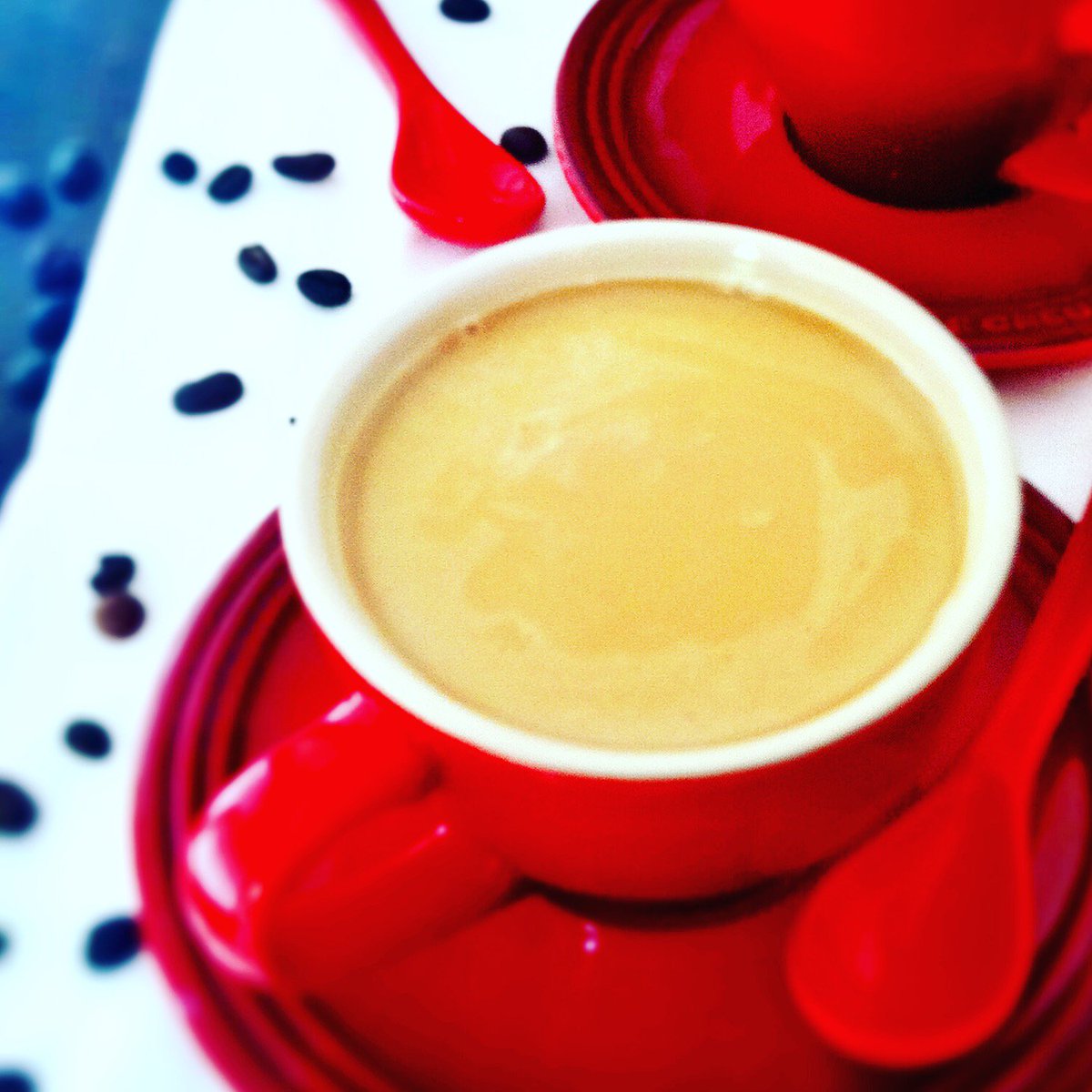 ChsCoffeeCup's tweet photo. These @lecreuset pieces are whispering, "Treat yo self, it's hump day." #coffee #humpday #charlestoncoffeecup https://t.co/FQ5pJ3NiEA