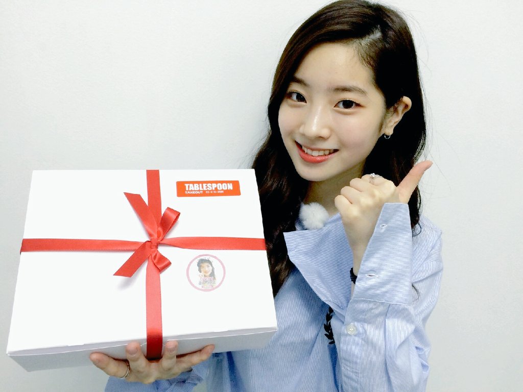 JYPETWICE's tweet photo. 원스 여러분, 오늘도 감사합니다!

#TWICE #트와이스 https://t.co/ItmVSQHBff