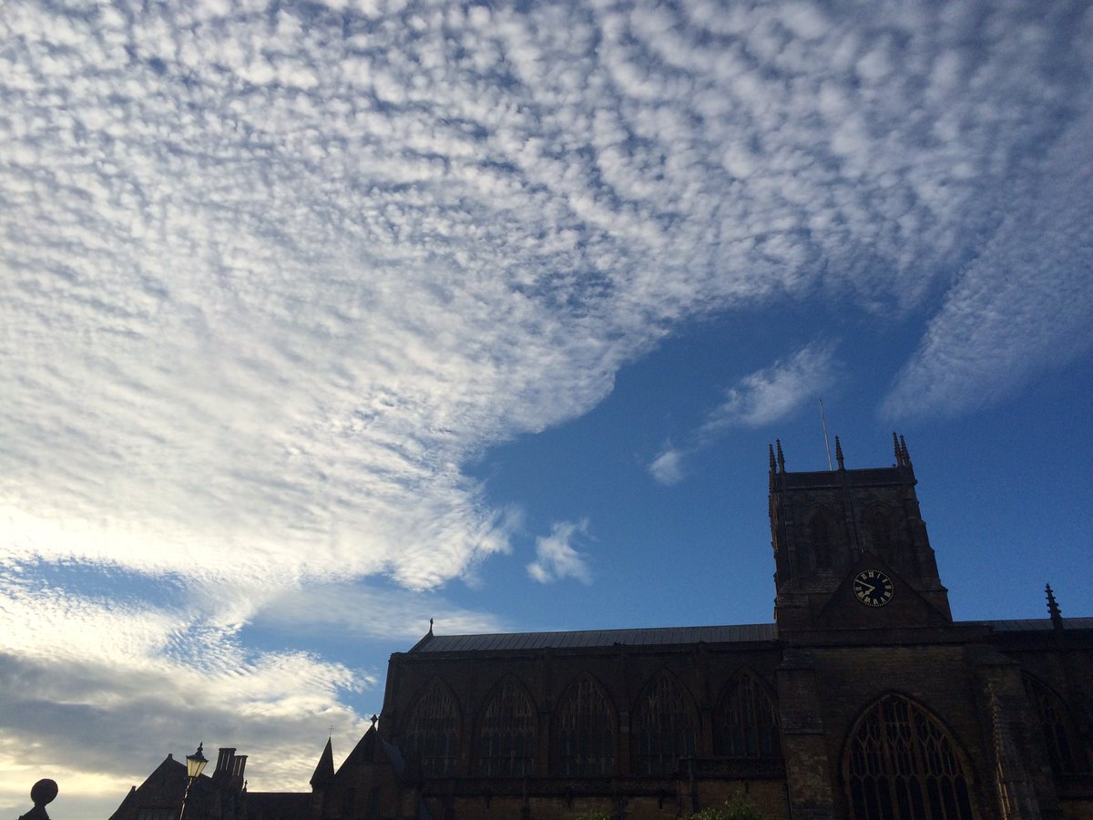 SherbSSMusic's tweet photo. @SherborneAbbey hosts @timothyuglow at 12.45 today playing #Bruhns #bach #howells #vierne @SherbSSMusic #concertfest https://t.co/oWXS6NukbK