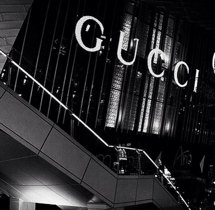Reetapuree's tweet photo. This is love๐ isn't it..?? @urusha_Ranjit
#guccibae โค https://t.co/vNGkePuHwp