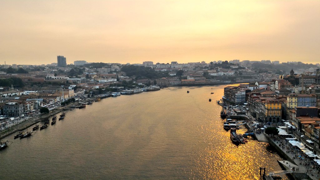 iTravel4Frisbee's tweet photo. #RoadTrip2016 #Day12(cont) #Porto #Basquing in the evening twilight is an #Amazing #Beautiful sight #Portugal https://t.co/pII5k1d9gI