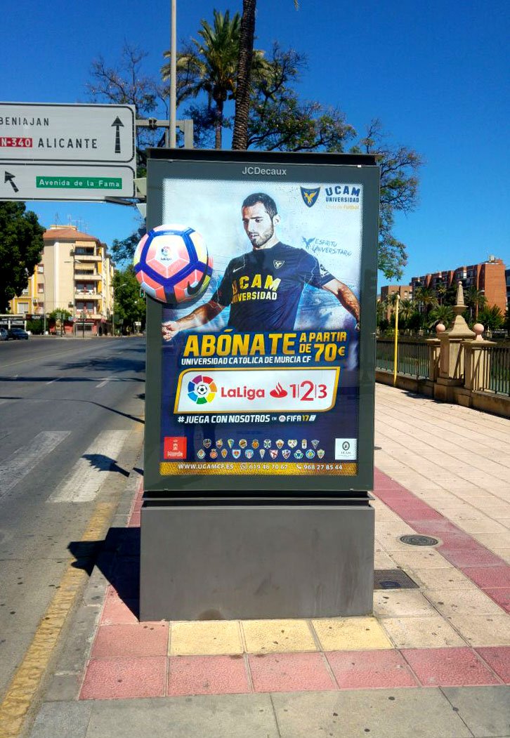 JCDecaux_ES's tweet photo. .@UCAM le saca partido a nuestros soportes en #Murcia con esta llamativa campaña. #JCDecauxInnovate https://t.co/OzoPFebQ8l