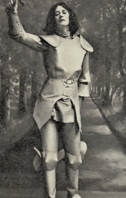 ireland2016's tweet photo. An Chuntaois de Markievicz playing the role of Joan of Arc. Markievicz was the only woman sentenced to death in 1916 https://t.co/KunkGuVDzT