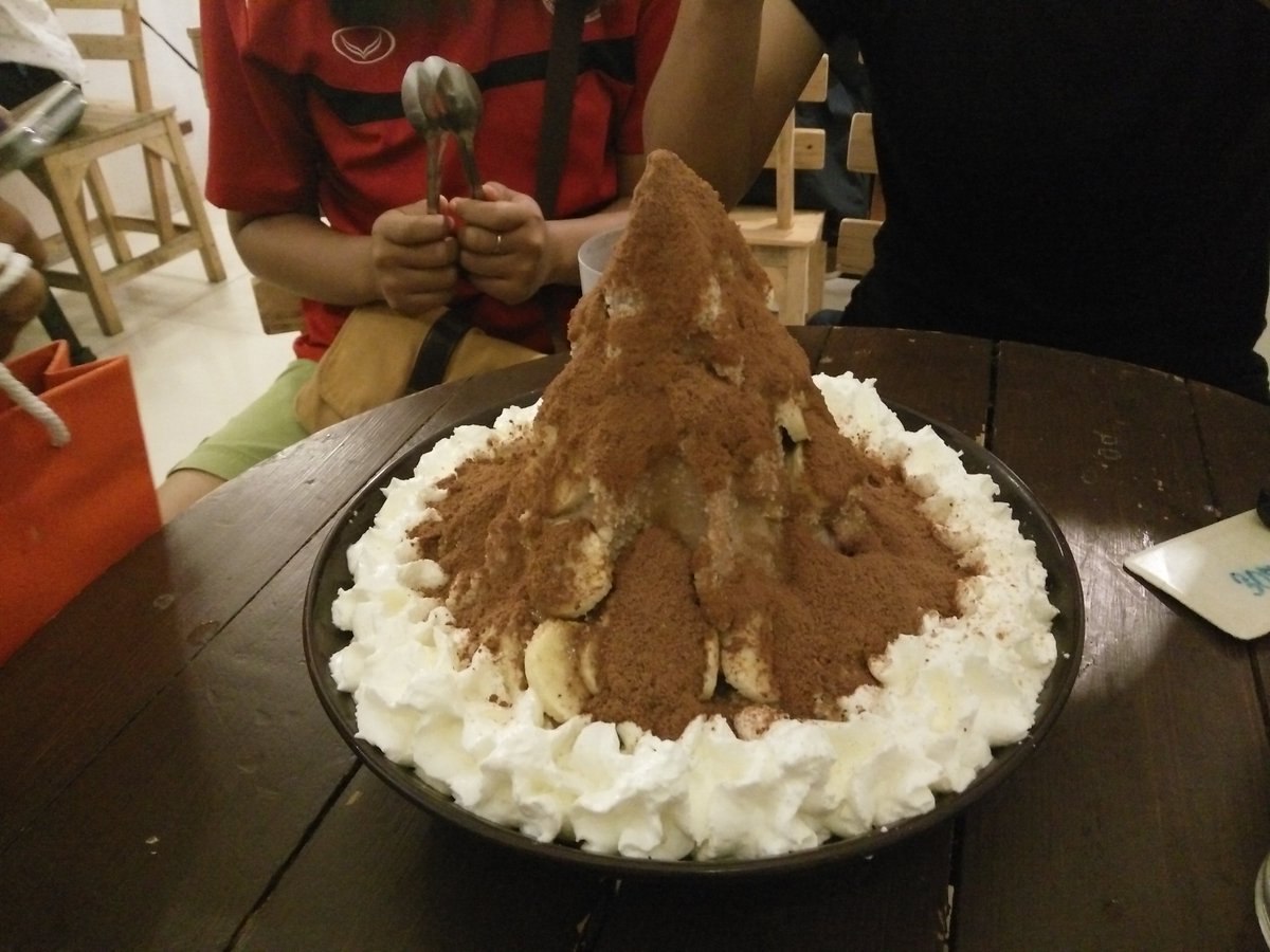 vrezpecu's tweet photo. บานอฟฟี่ไอซ์เบิร์ก อร่อยสุดล๊าา #cocoamore #รีวิวขอนแก่น https://t.co/0z7Jlph8b1