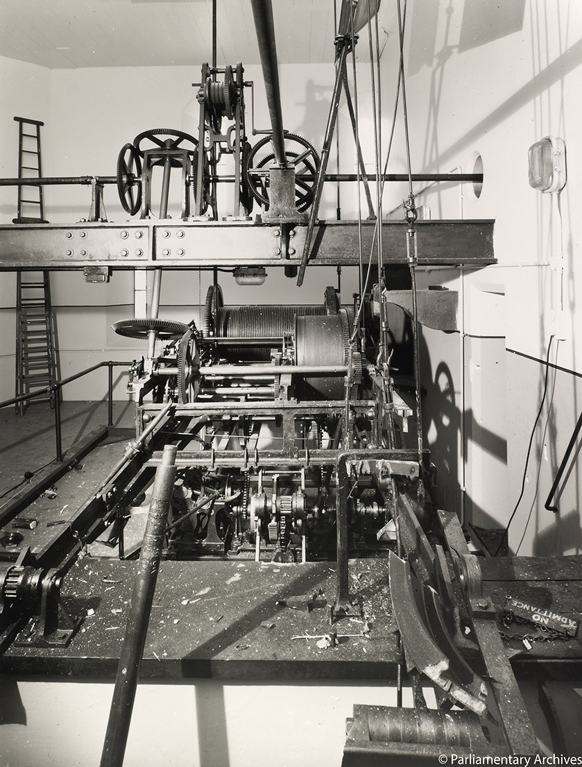 UKParlArchives's tweet photo. 40 years ago today! The pendulum weights of #GreatClock fell. Leaving #BigBen silenced for 9 months. See pics below https://t.co/na3DWgUafX