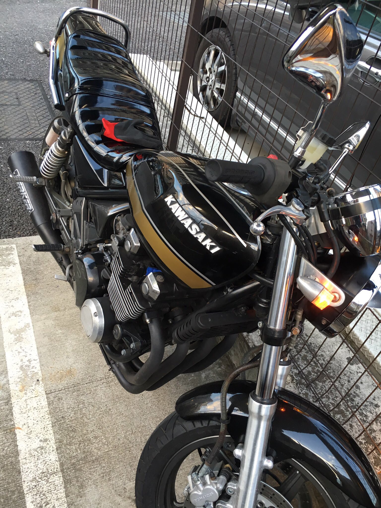 ゼファー 400 x KERKER マフラー - オートバイ ゼファー 400 x KERKER マフラー - オートバイ