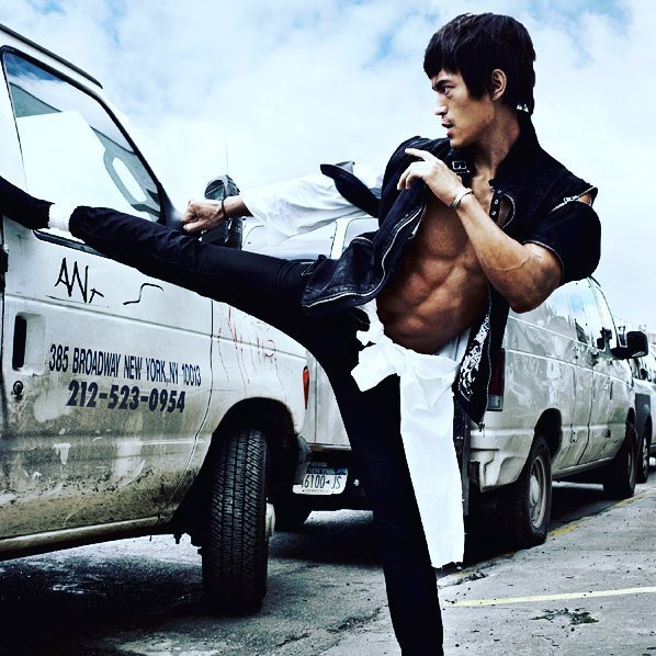 OmniFight's tweet photo. Perfect Acting #brucelee #bruceleequotes #bruceleequote #jeetkunedo #jeetkundo #martialartist #martialart #martiala… https://t.co/nftrE4NH4x