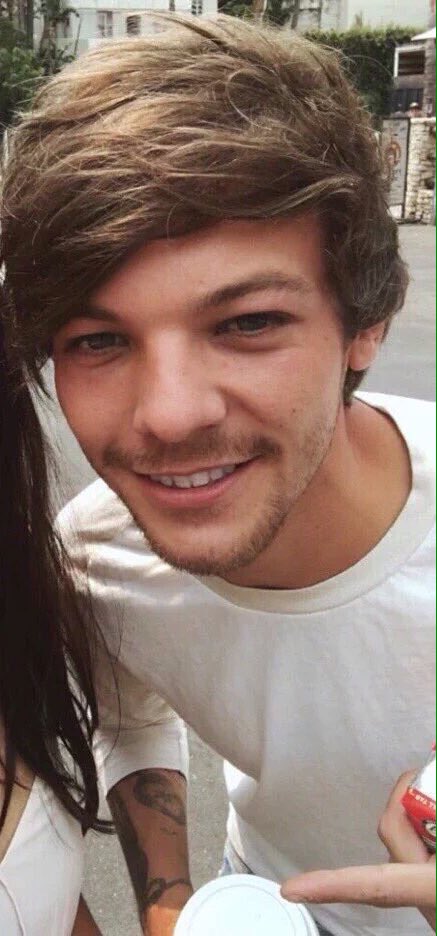 Hi! I'm Bryce, new but not new. Rt for me please and I'll give you loads of kisses! 🌸😊