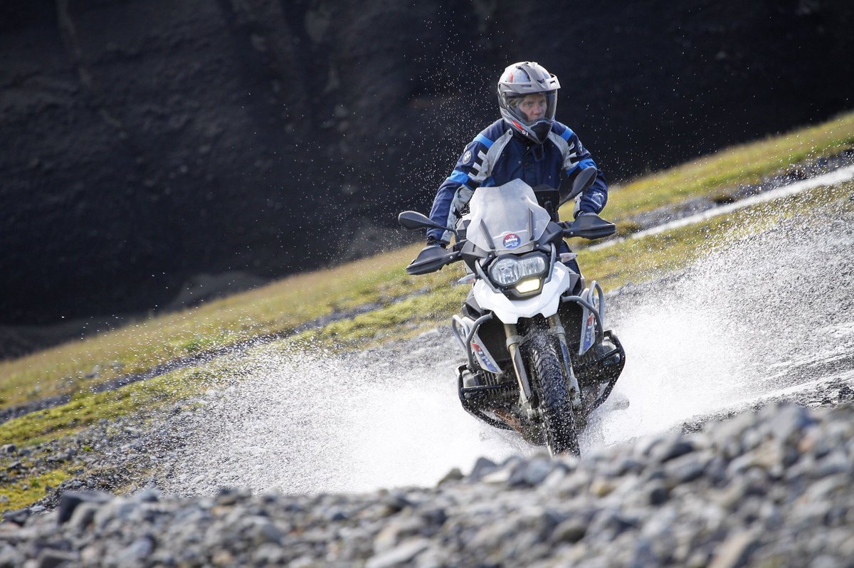 offroadskills's tweet photo. We travelled to Iceland for this week's #watersplashwednesday RT if you'd love to ride there! #makelifearide https://t.co/NnsZXIRQki