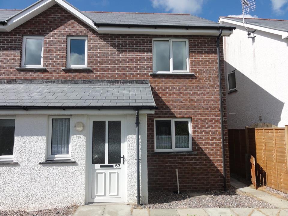 3 bed house Unfurnished 
Penrhyncoch.
Available Sept.
Rent: £625.00 Per Month.
No DSS or Pets.
contact for more info