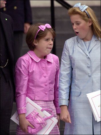 BeatriceUKRPG's tweet photo. Me with my sister Princess Eugenie back in the days! Aren't we adorable with our matching outfits! #LittlePrincesses https://t.co/nmG2T9jXpb