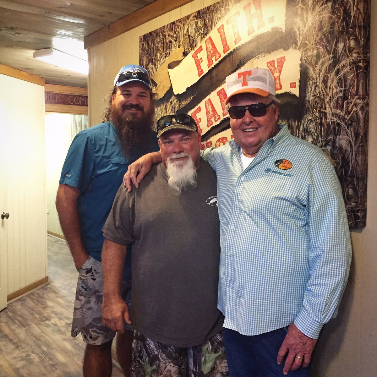 Duck_Commander's tweet photo. Bill Dance showed up to give us a few pointers 🎣 https://t.co/OgIXEkzYfJ