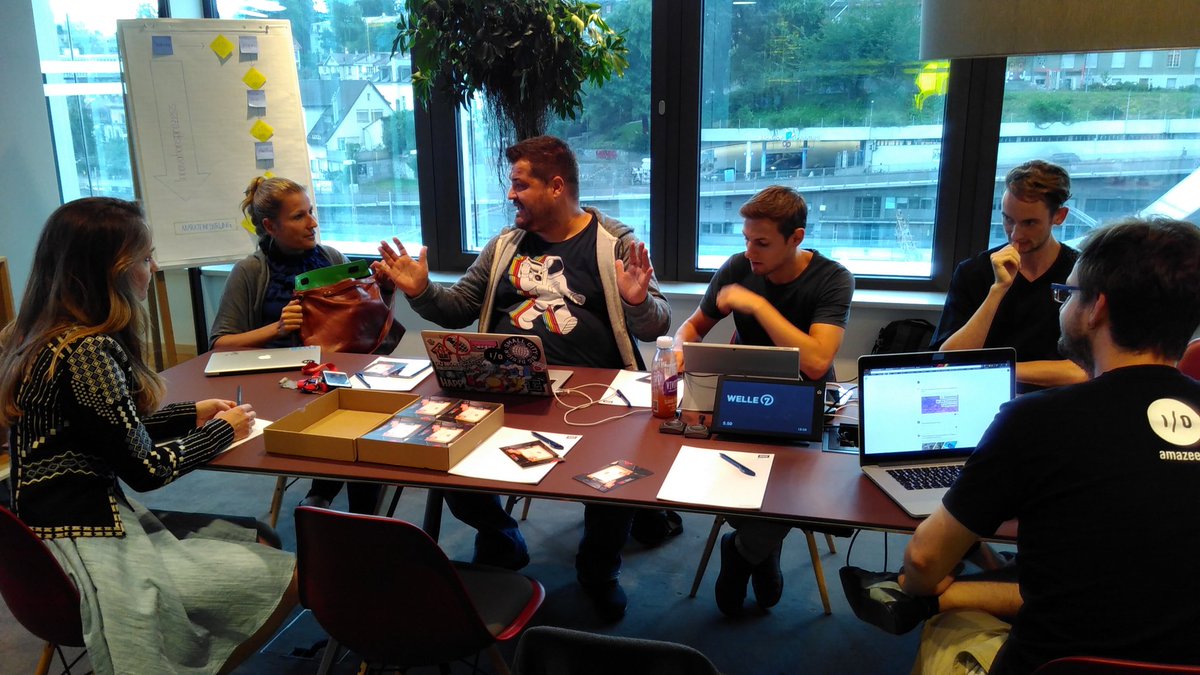 maemst's tweet photo. Jetzt @tedxbern OK-Meeting mit @kusito @dasrecht @Ave_Eva @jesuistouriste et al. Testweise in der neuen @welle7bern https://t.co/w3JCuzbWgn
