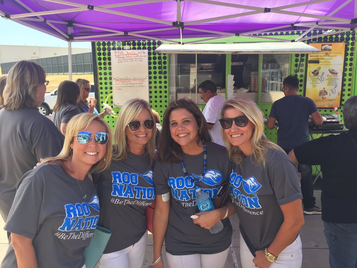 cb6425's tweet photo. Food truck selfie #roocampgo #whywisd https://t.co/UlT7lJfc1h