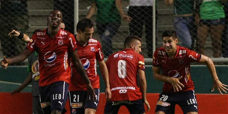 futbolred's tweet photo. .@DIM_Oficial inicia su sueño en la Suramericana:recibe a U. Católica https://t.co/6pRDg2AALZ