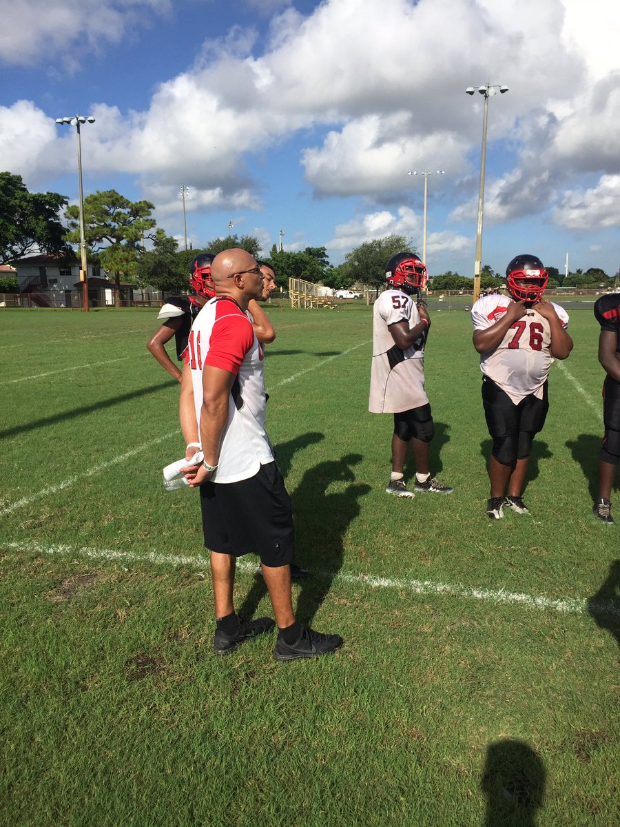 NP_Florida's tweet photo. Morning practice with @CoachLAnderson leading the @CaneBoys16_17 https://t.co/H1Qr4H1ZHD