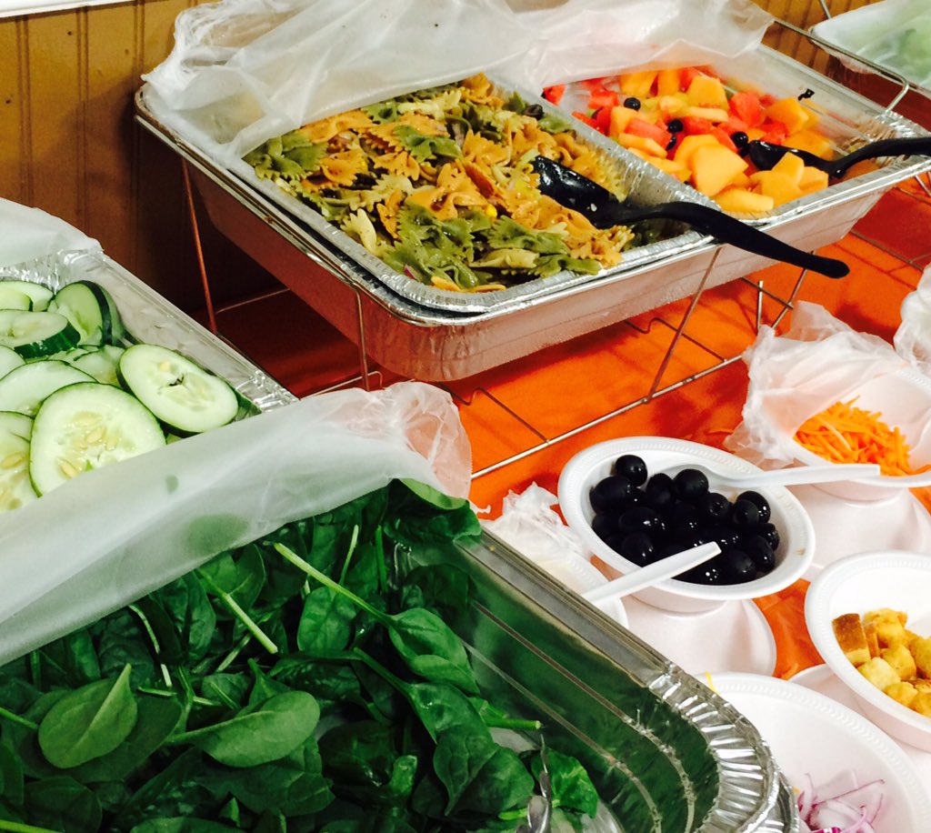 thatkdesign1211's tweet photo. 1211 is all about healthier choices during our Health Challenge! Salad bar on deck🌿🍅🍉🍇 @HolterC https://t.co/q3Y7nt5VDb