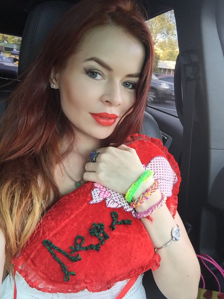 Elena__Knyazeva's tweet photo. Спасибо,@knyazevarussia,за эти подарочки - все на мне - до серёжек и браслетов!не устаю говорить СПАСИБО за такую❤️ https://t.co/6D0Jf03EPk
