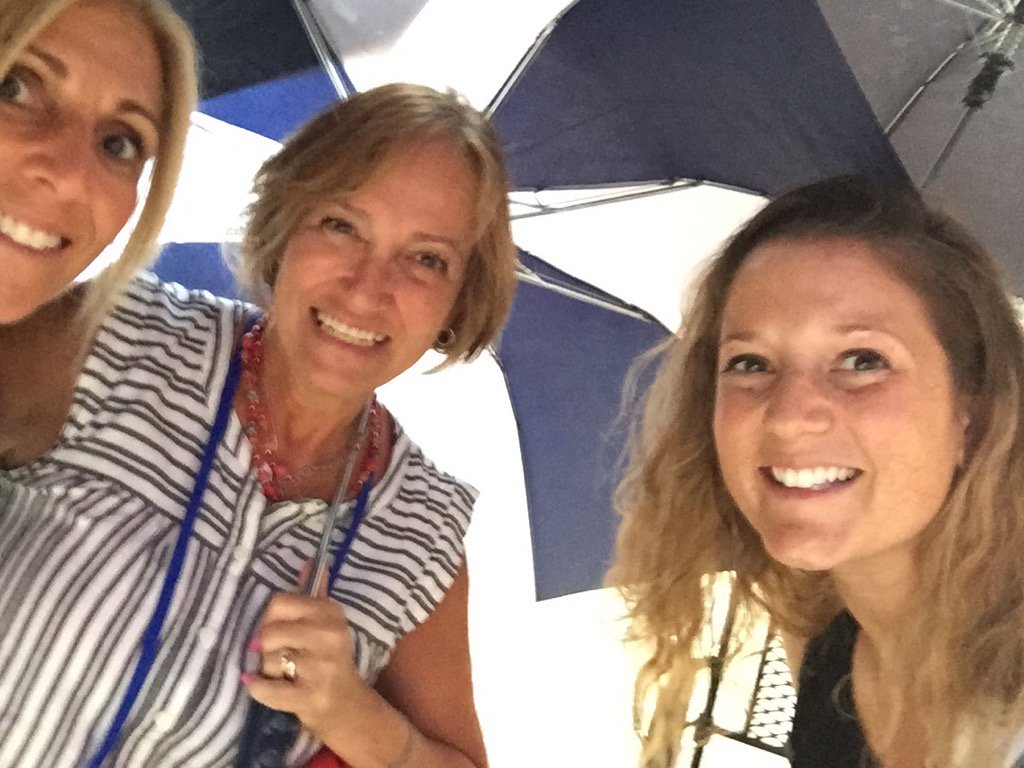 MVS_Griffins's tweet photo. Dining al fresco @TCRWP 🎶the rain never bothered us anyway! @Harmony_NJ @MTPSPride @MissDunzello @MrsMargulis https://t.co/oF9VPzj4lv