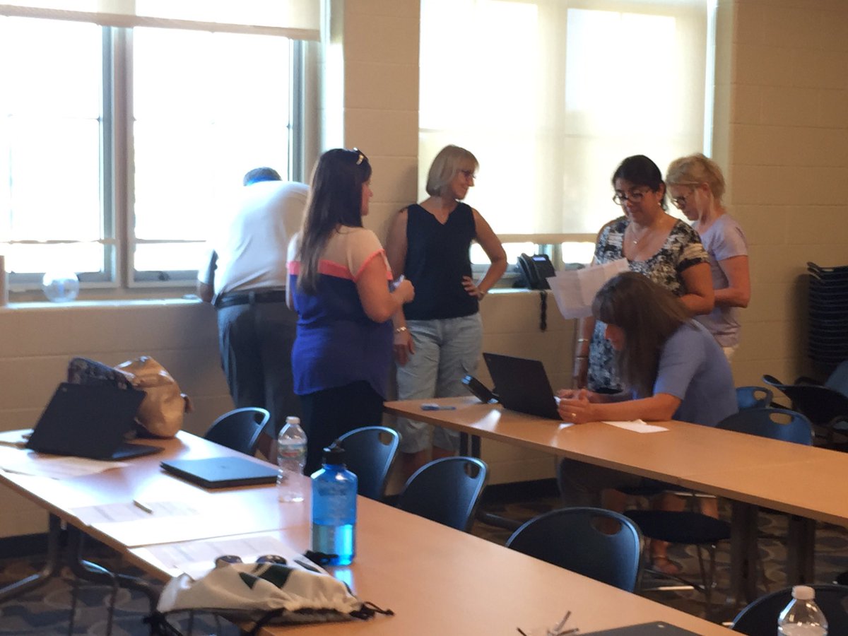 jeswinstanley's tweet photo. Will the @portageschools teachers be able to break out? @breakoutEDU #ppstc16 https://t.co/jGzcqX1Hfr