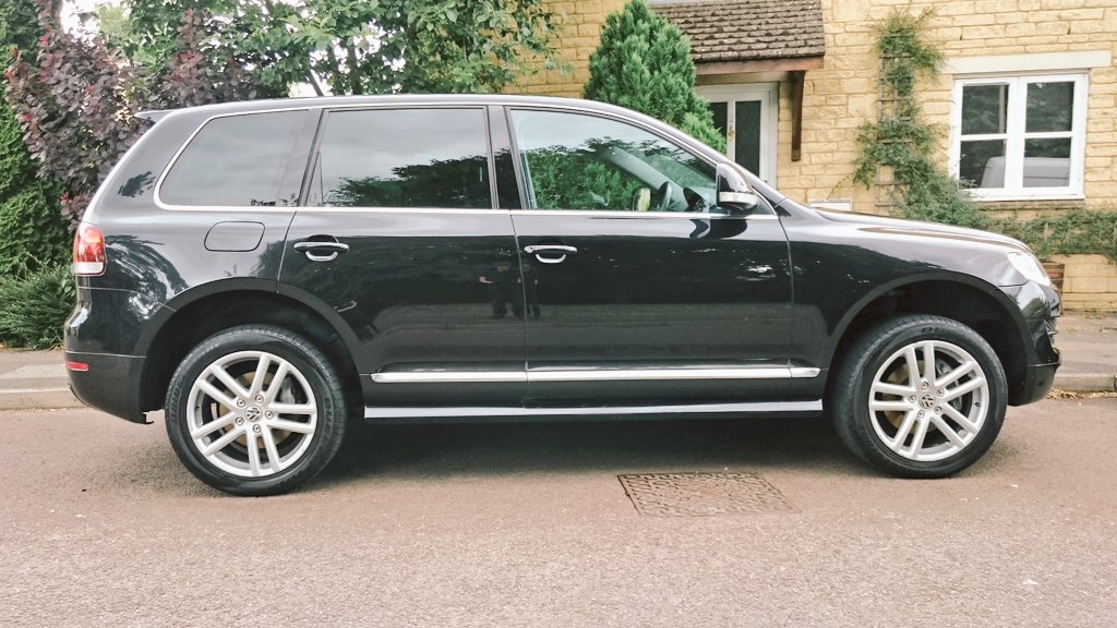 PolishedOxford's tweet photo. A pre-sale #PrestigeValet today for a #VW #Touareg in #Bampton #Oxfordshire home of #DowntonAbbey #CotswoldLife https://t.co/kzM9XjJNgx