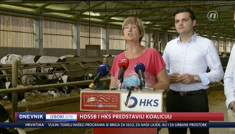 DNEVNIKhr's tweet photo. #DnevnikNoveTV #HDSSB i #RužaTomašić u Slavoniji na farmi krava predstavili svoj predizborni program #Izbori2016 https://t.co/BBRdaf2fch