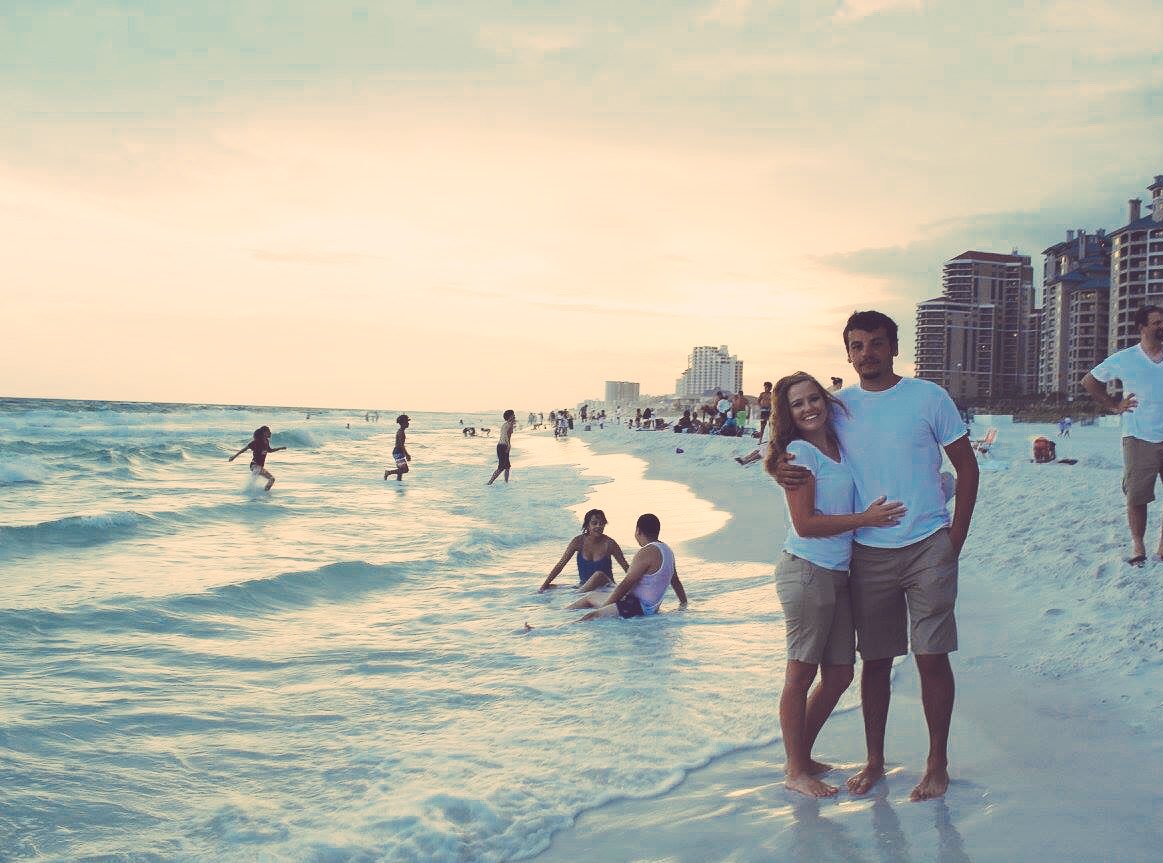 allyrae_m's tweet photo. When you're a kid, you assume your parents are soulmates. My kids are gonna be right about that. 💞 @jtg_27 https://t.co/ivzfOThYL4