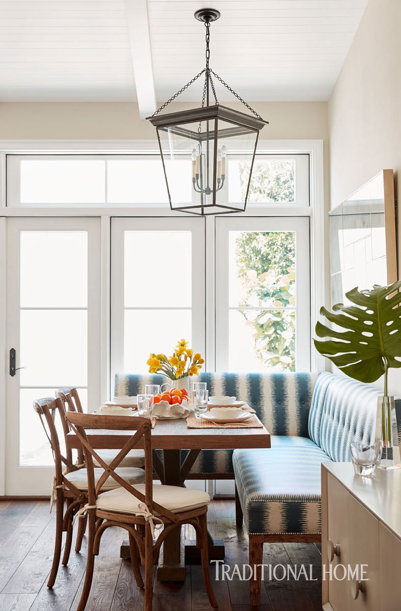 GraceHomeLA's tweet photo. @DuraleeFabrics looks pretty great on this banquette in Michael Ostrow's latest project in @traditionalhome https://t.co/oU0l7c7FUd