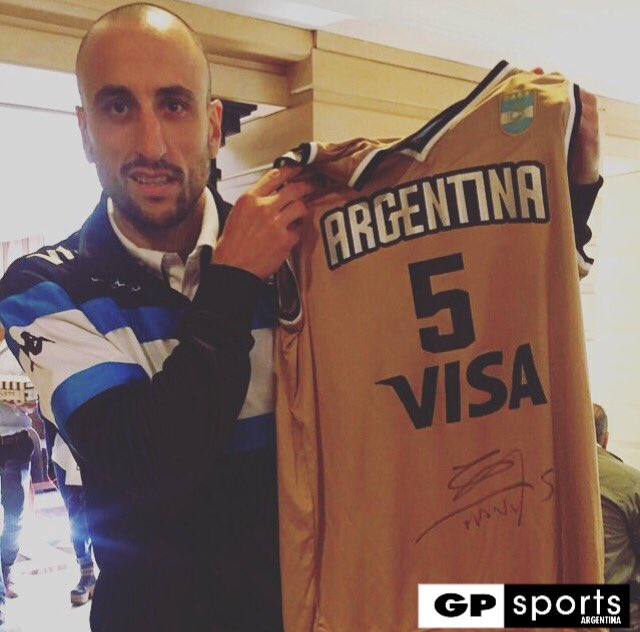 GPSportsArg's tweet photo. ¿Te queres ganar esta camiseta firmada por @ManuGinobili? Seguí esta cuenta y hacé RT para participar #TeamGPSports https://t.co/NV8Um5NdPf