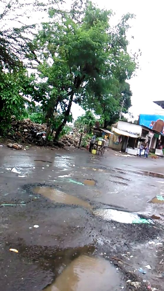 webweda1's tweet photo. @mnsthane
Road Titwala East -Near Railway Gate (Manda Kalyan), KDMC Ward A, 06-AUG-2016.Road repairing done in 2015 https://t.co/T1F84YwHxH