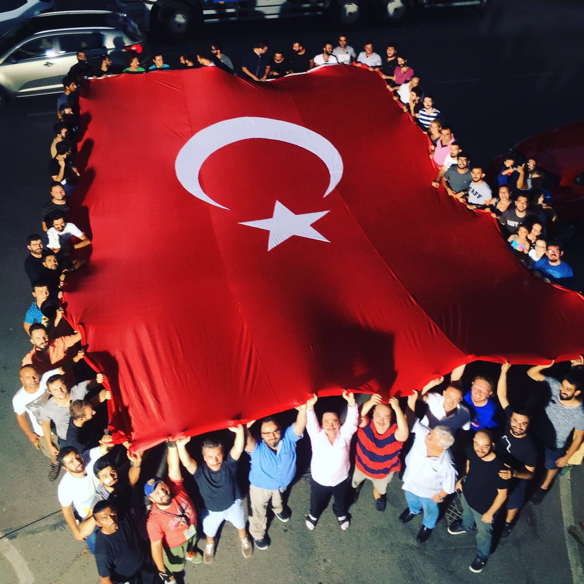 Selçuk Aydemir ve Ekibi <a href="/bunedirbirader/">Selçuk Aydemir</a> <a href="/AHMTKURAL/">Ahmet Kural</a> <a href="/muratcemcir/">murat cemcir</a>