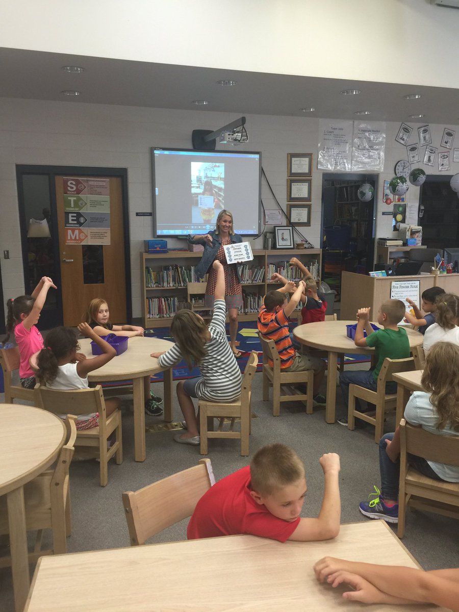 CDR_Elementary's tweet image. Overt responses in library to learn about daily procedures! #GARRARDshines #TeamKid #GoBobcats