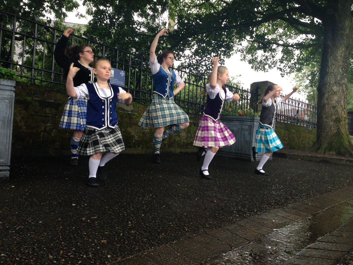 keirontourish's tweet photo. Despite the weather there are plenty out enjoying maiden city festival https://t.co/0uz4BWVVLw