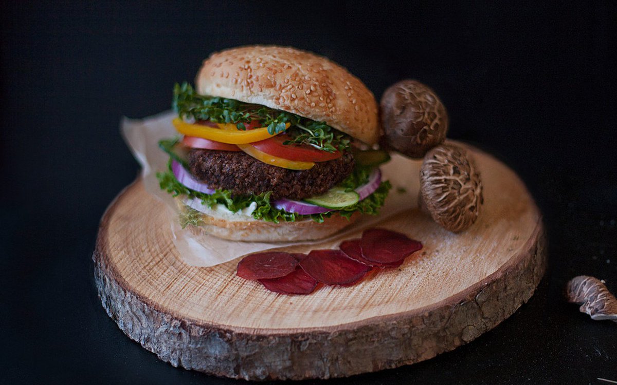 cynthialee514's tweet photo. A (veggie) #burger worth "super-sizing": https://t.co/yp8ICRqd6Z
#Rephyll https://t.co/Hjy5mdxRmF