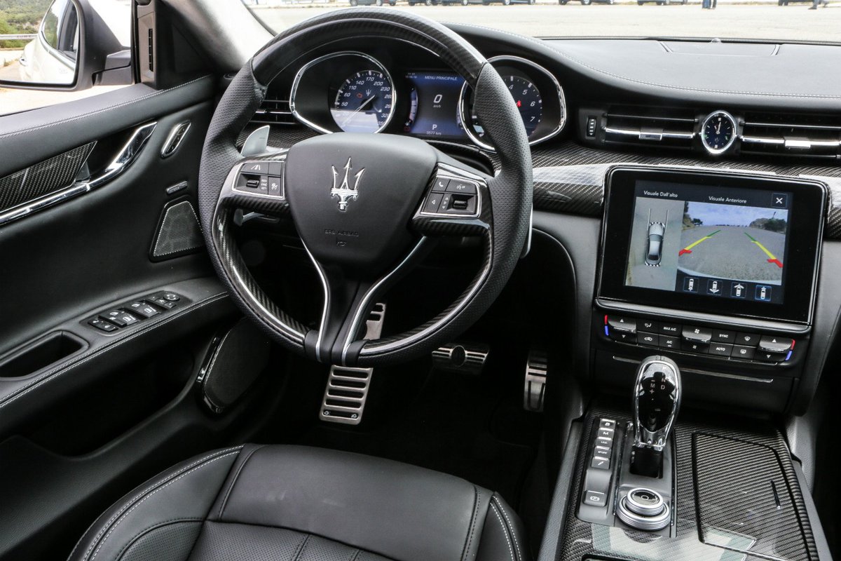 Once you sit in a #NewQuattroporte GranSport things will never be the same. bit.ly/NewQuattroport…