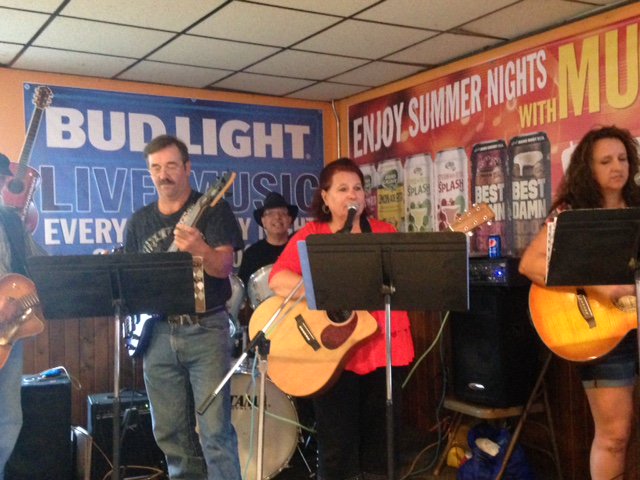 JeffreyJelinski's tweet photo. Come on everyone, to the #MorrisonCountyFair, Thur,Fri,Sat, &amp; Sun.Opening band,Thurs.,7-11, #Sue'sCountrySunshine https://t.co/OJFb3jG3mT