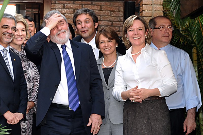 o_antagonista's tweet photo. O funeral do PT >> https://t.co/CyNRE9ybXa https://t.co/DdX33ccQ1l