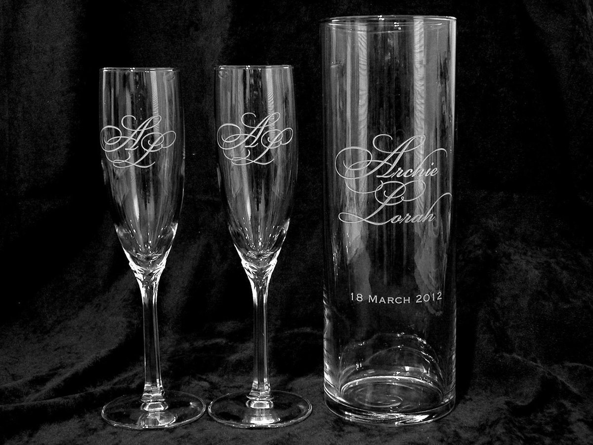 GlassMage's tweet photo. Personalized Wedding Floating Unity Candle and Toasting Flutes https://t.co/MKBetDtg1f #Etsy #UnitySet https://t.co/c8eSysJAPC