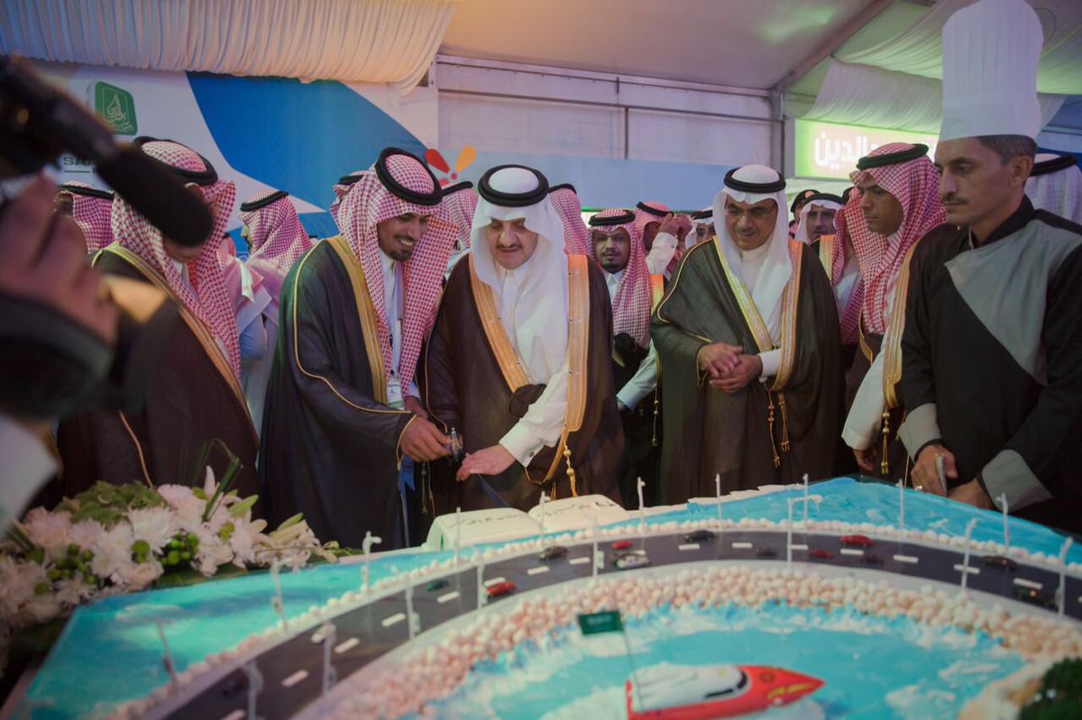 تشرفت مساء البارحه بلقاء سمواميرالشرقية اثناء زيارته لجناح الشركة ضمن افتتاح #صيف_الشرقية 
فشكراً لسموه الكريم..