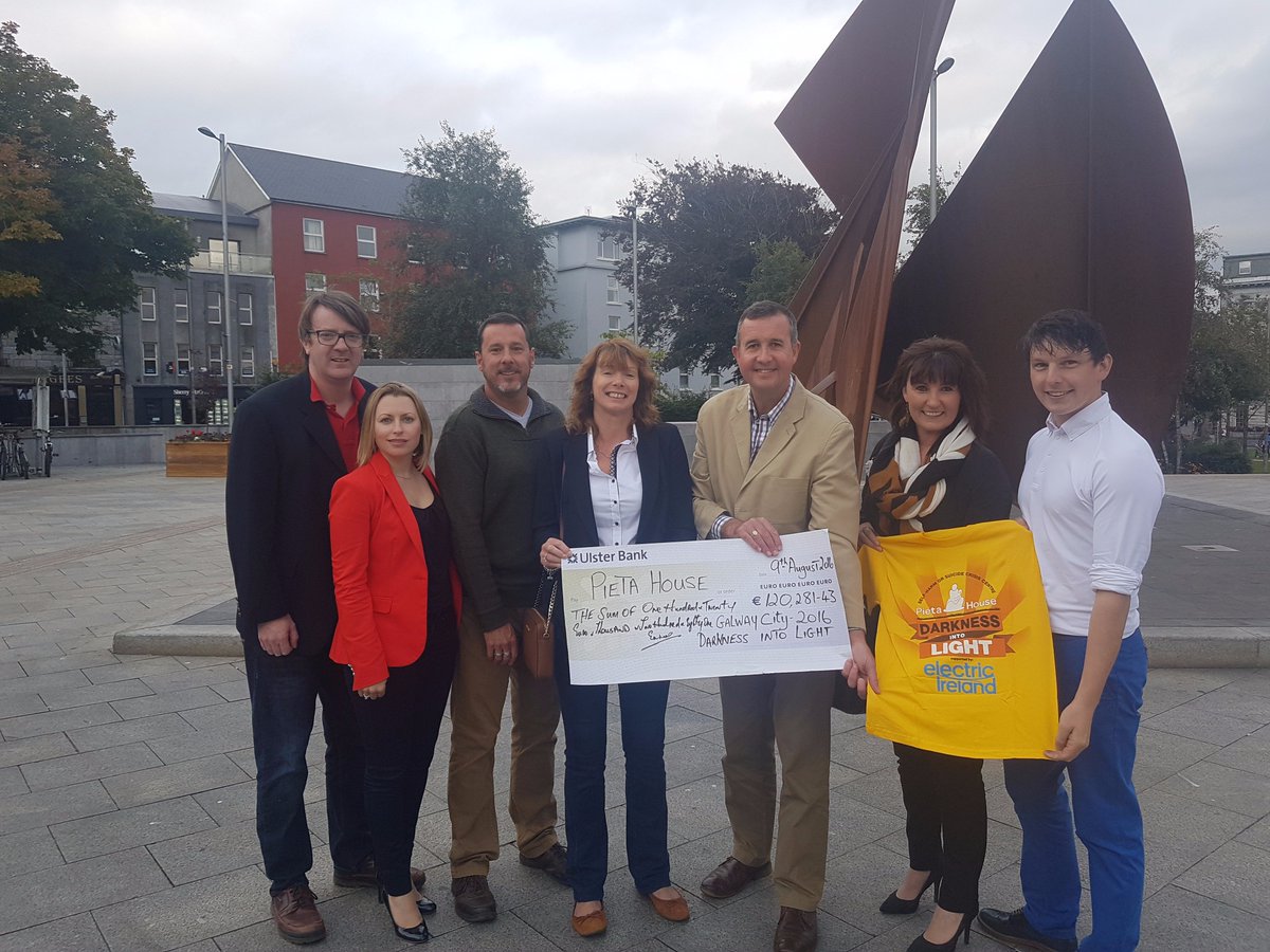 PietaHouse's tweet photo. #EyreSquare was the venue for @dil_galway's #DIL2016 cheque presentation last night - an incredible β¬120,281 raised! https://t.co/KldgTyKJ9V