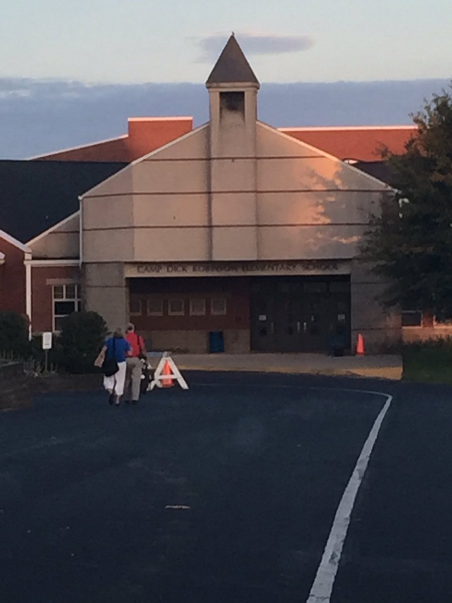 CDR_Elementary's tweet image. Sun was shining on CDR as our awesome teachers and students arrived! Let's go Bobcats! #GARRARDshines #TeamKid