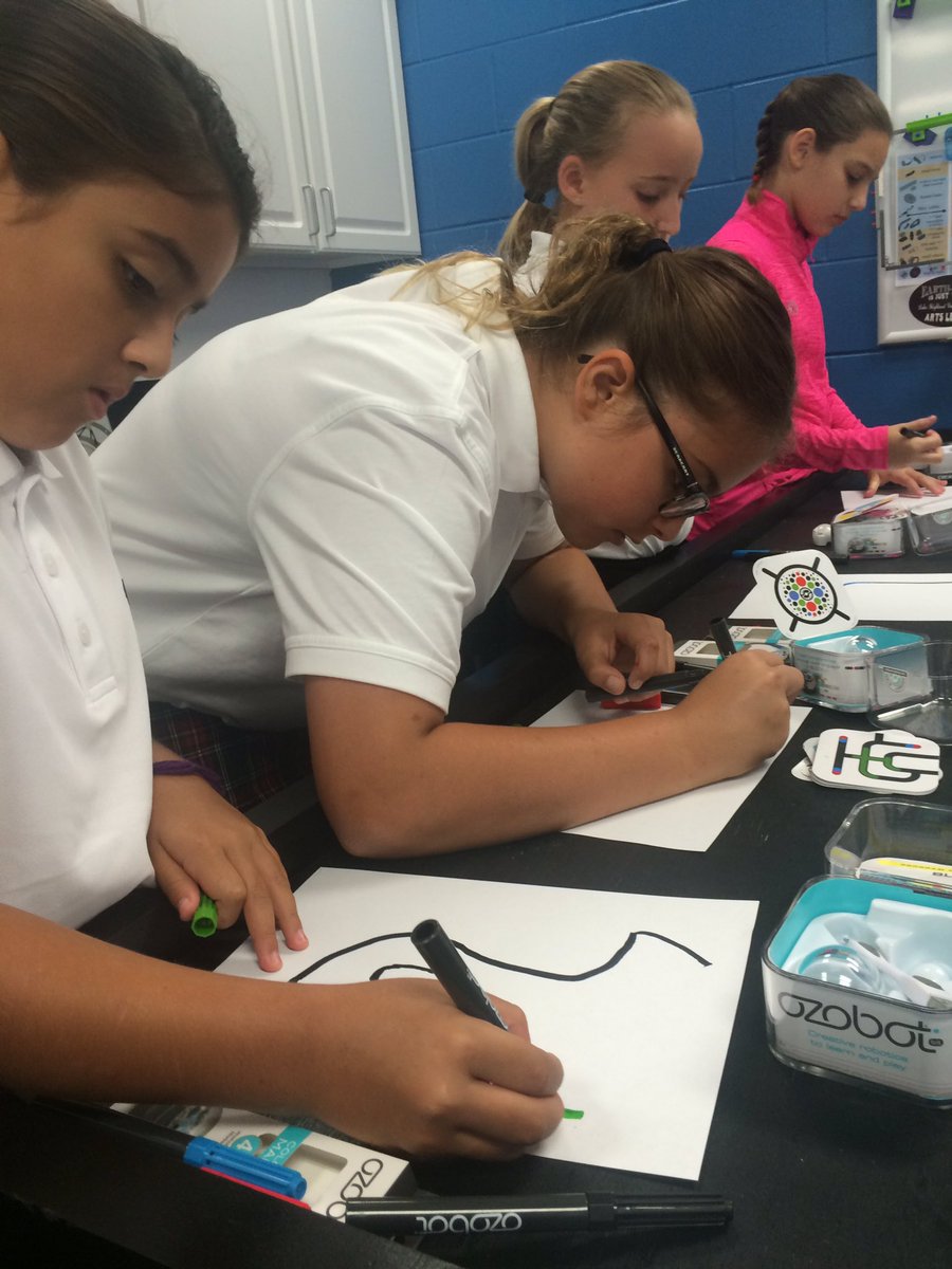 flpirie's tweet photo. Future programmers learning coding first day of school. #lhpclassroom #flpirie https://t.co/5pvSlR5D8p
