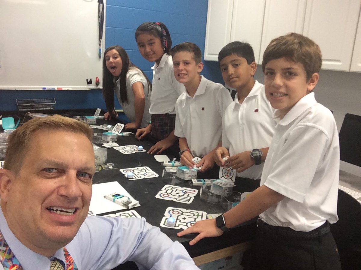 flpirie's tweet photo. Future programmers learning coding first day of school. #lhpclassroom #flpirie https://t.co/5pvSlR5D8p