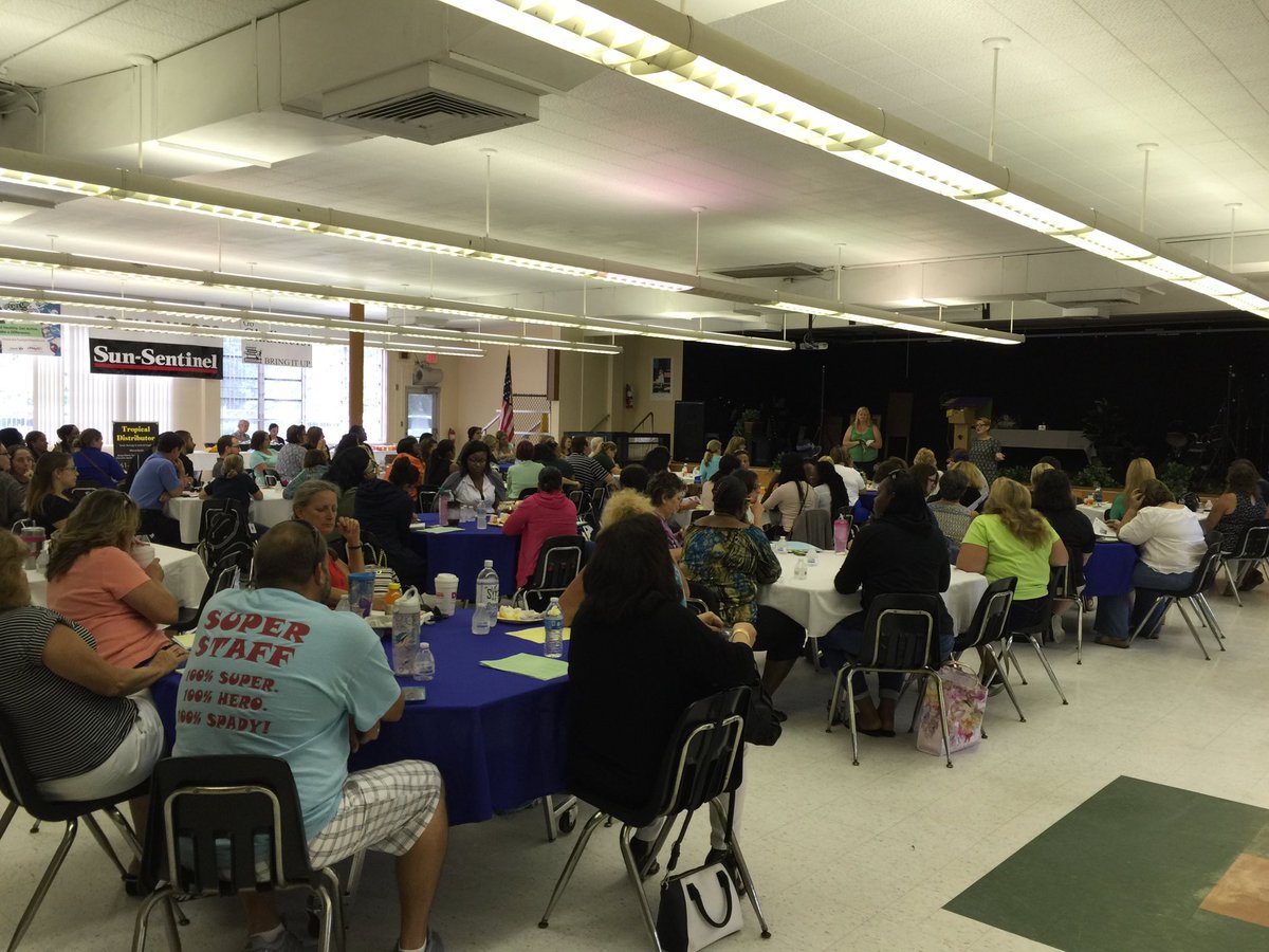 Shoemaker_SDPBC's tweet photo. Our fantastic SDPBC After School Directors are back to school and ready to go! https://t.co/HEFxOUQtt9