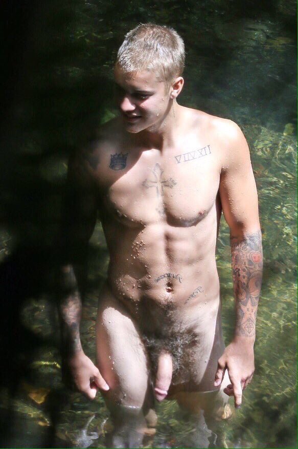 TwerkForMeJerry's tweet photo. Any body else think his body is so fucking hot 😍 https://t.co/EkrgIIaZlr