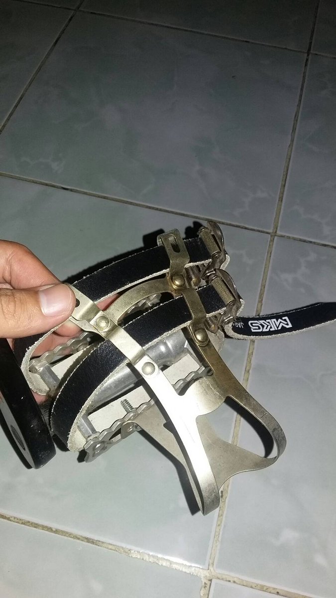 JMurtadho's tweet photo. WTS pedalset BU kondisi mulus 400k langsung bungkus. Line: jmurtadho #fnfjb #fpjb #rbjb https://t.co/tmc1o1UvX8