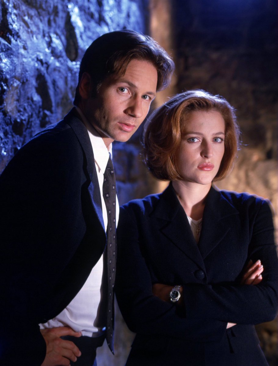 thatgirlxf's tweet photo. Mulder&Scully and #TheXFiles #StillRocksMe https://t.co/P19STzrNjf