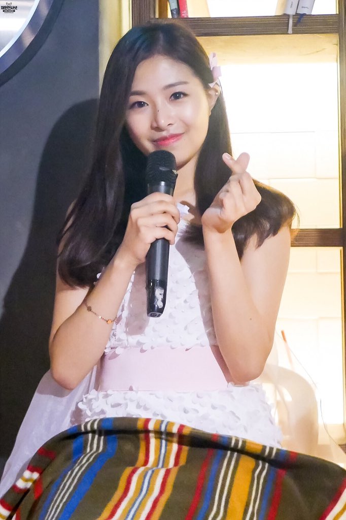 chaewonpics's tweet photo. https://t.co/fkW76rLda3