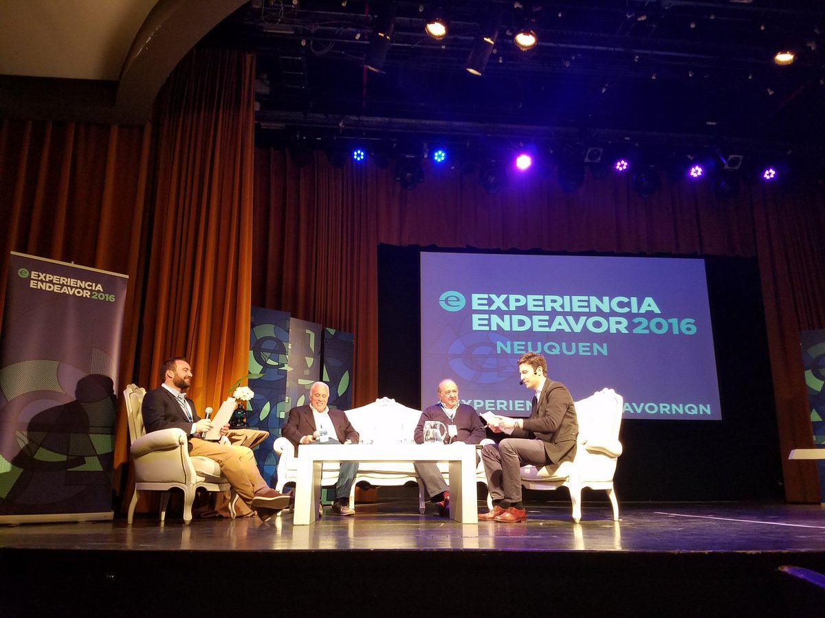 Panel Local de lujo en #experienciaendeavornqn Hugo Sanchez Patagonian Fruits y Julio Viola Bodega del Fin del mundo